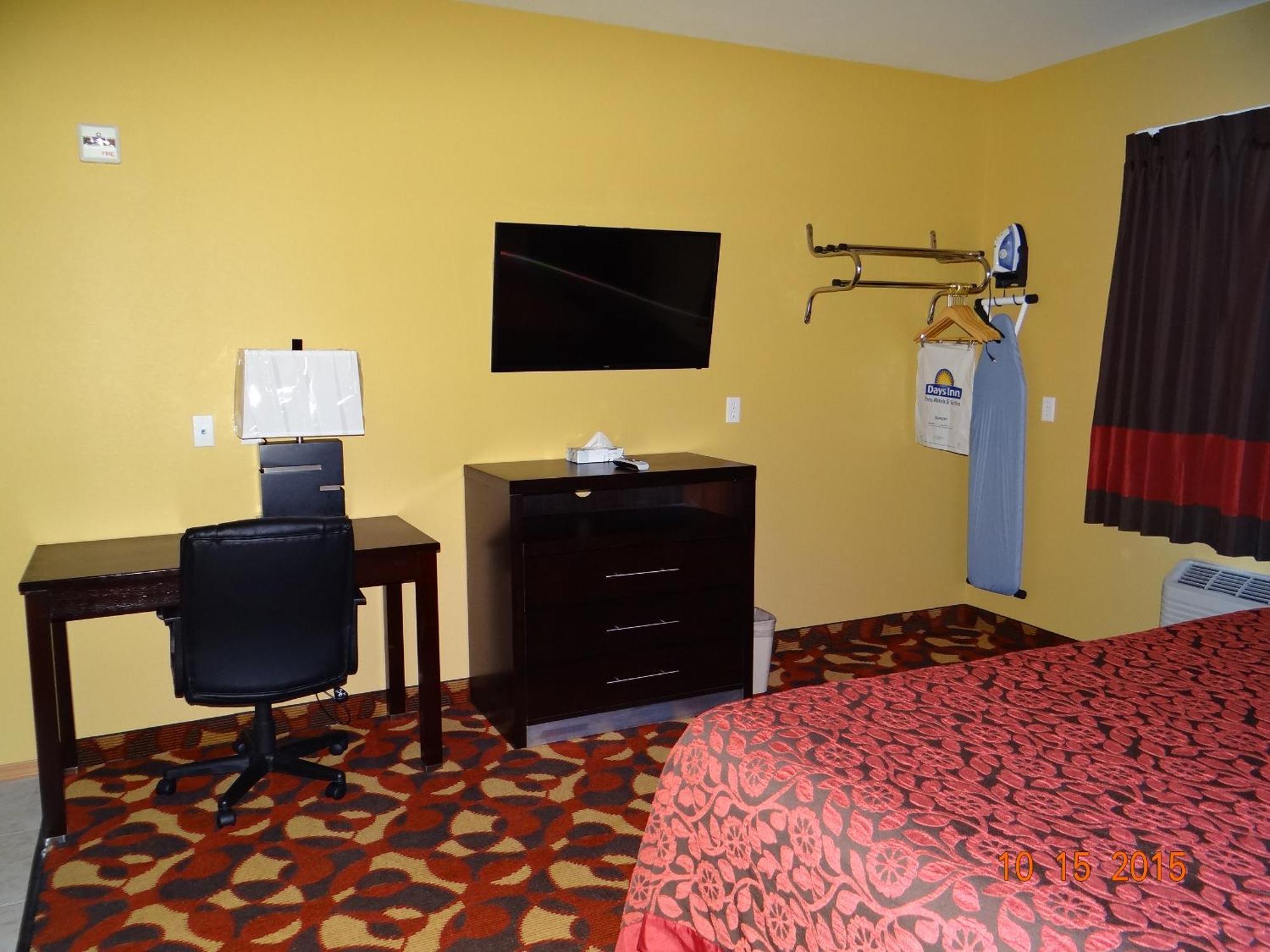 Days Inn & Suites By Wyndham El Dorado Номер фото