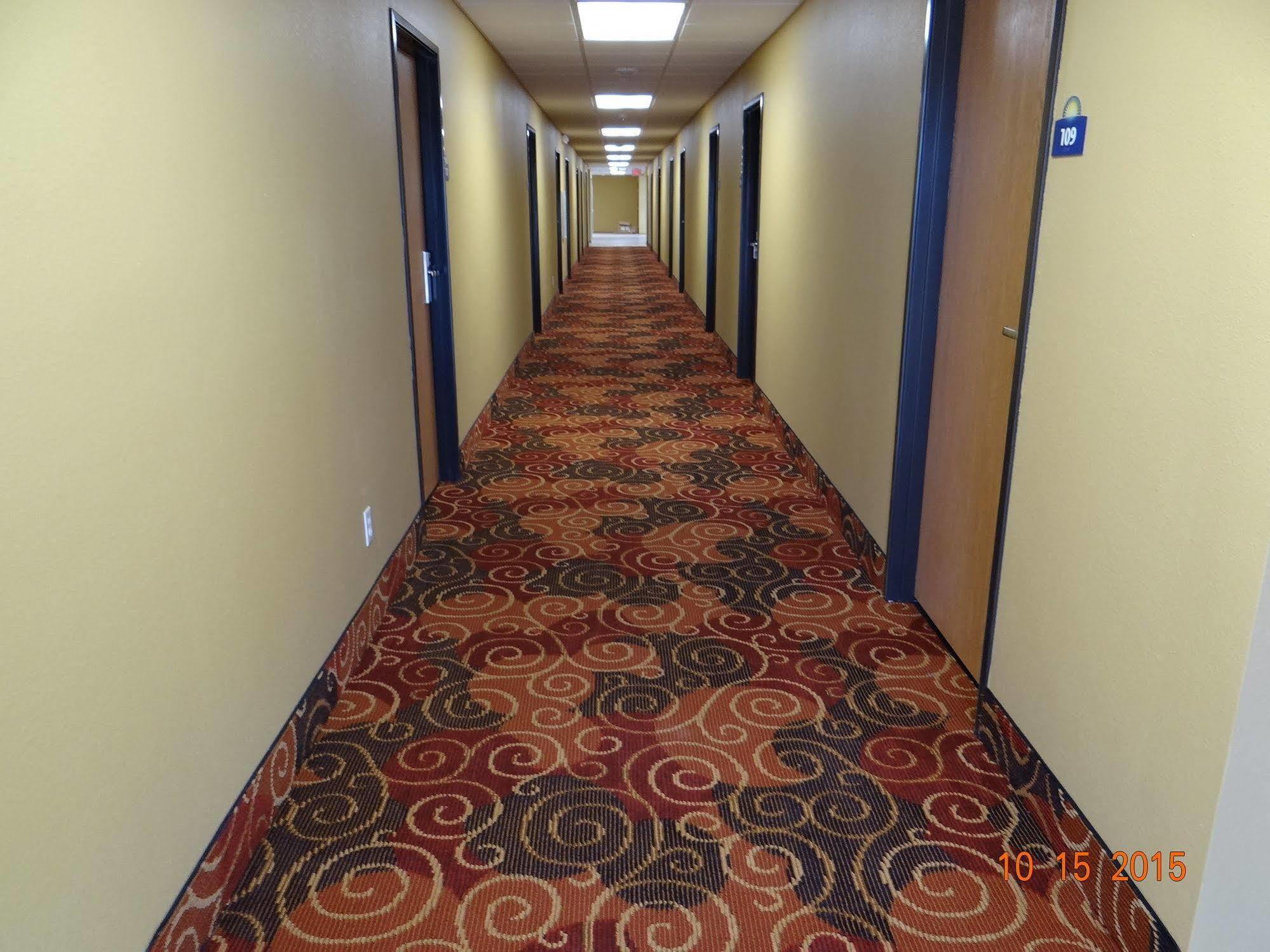 Days Inn & Suites By Wyndham El Dorado Экстерьер фото